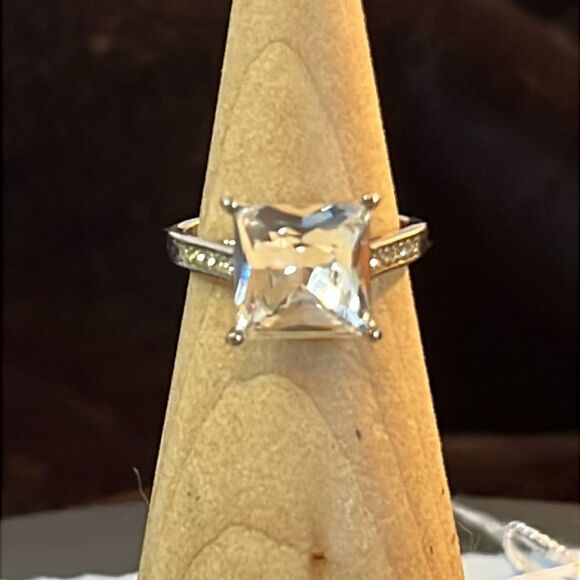 Swarovski Crystal Solitaire Princess Cut Engagement Ring set in Sterling Silver - Picture 8 of 12